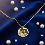 Kişiye Özel Fotoğraflı Altın Kolye – Anılarınızı Üzerinizde Taşıyın