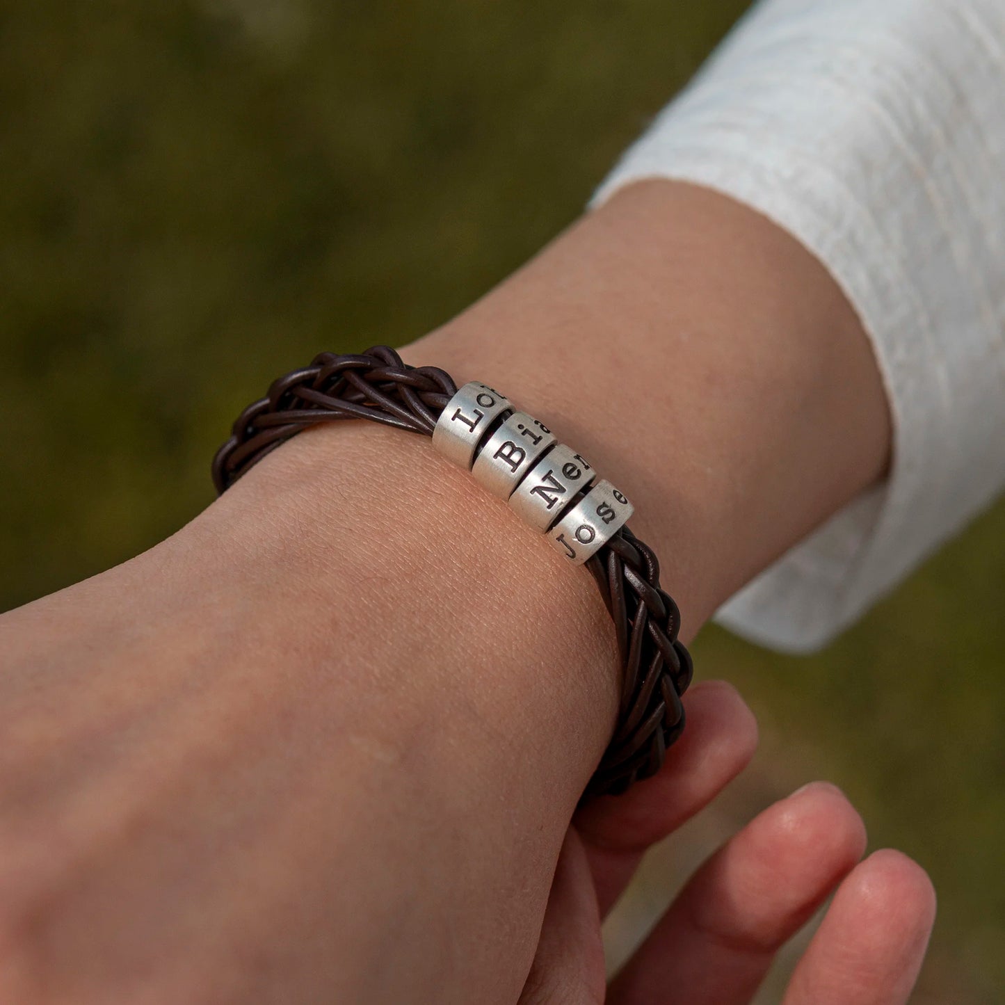 Gümüş Halka Detaylı Siyah Örme Bileklik