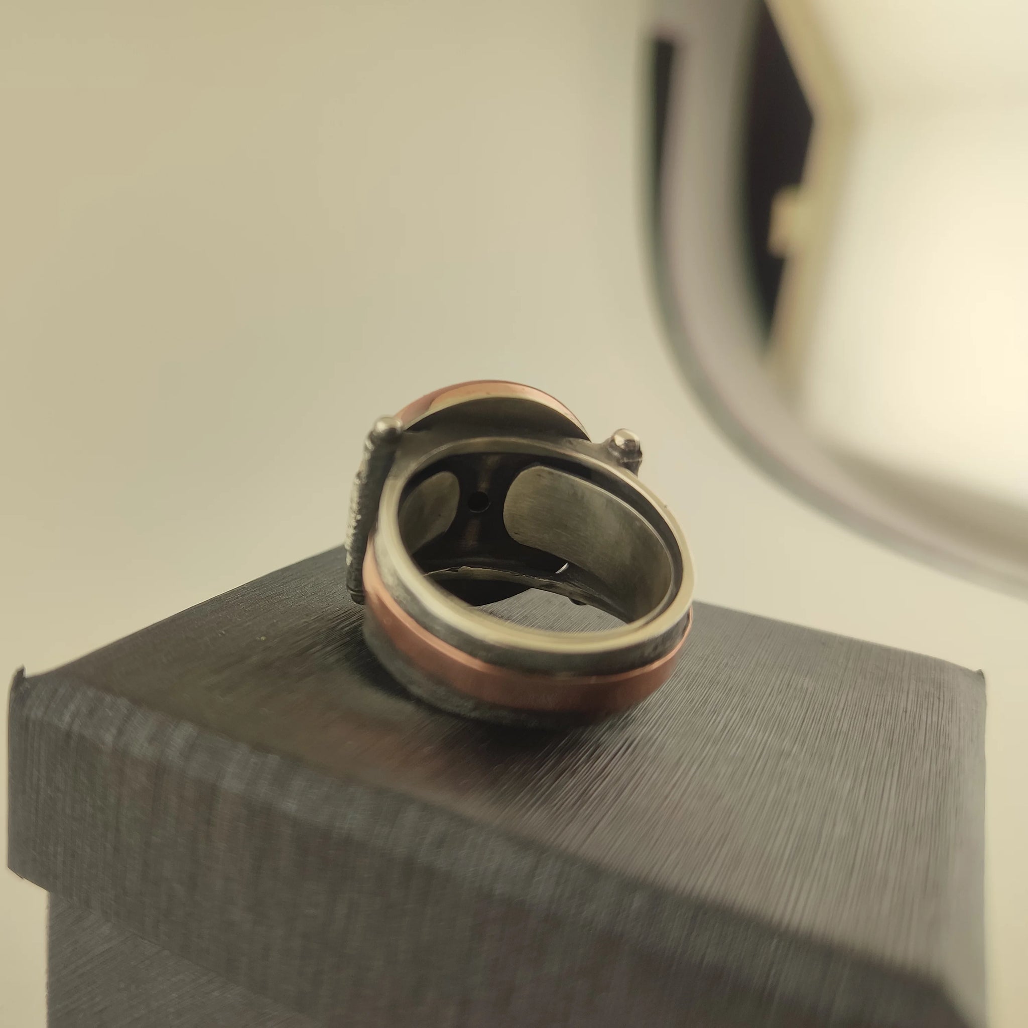 Edep Yahu Bakır ve Onyx Yüzük