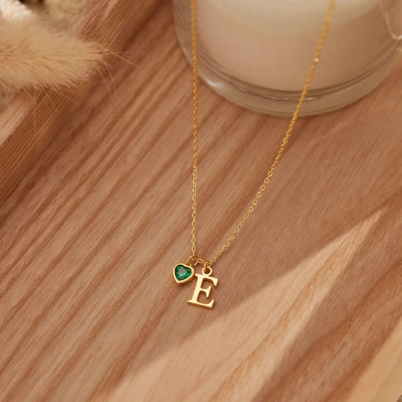 Kalpli İsim Baş Harfli Kolye – Sevginizi Zarafetle İfade Edin