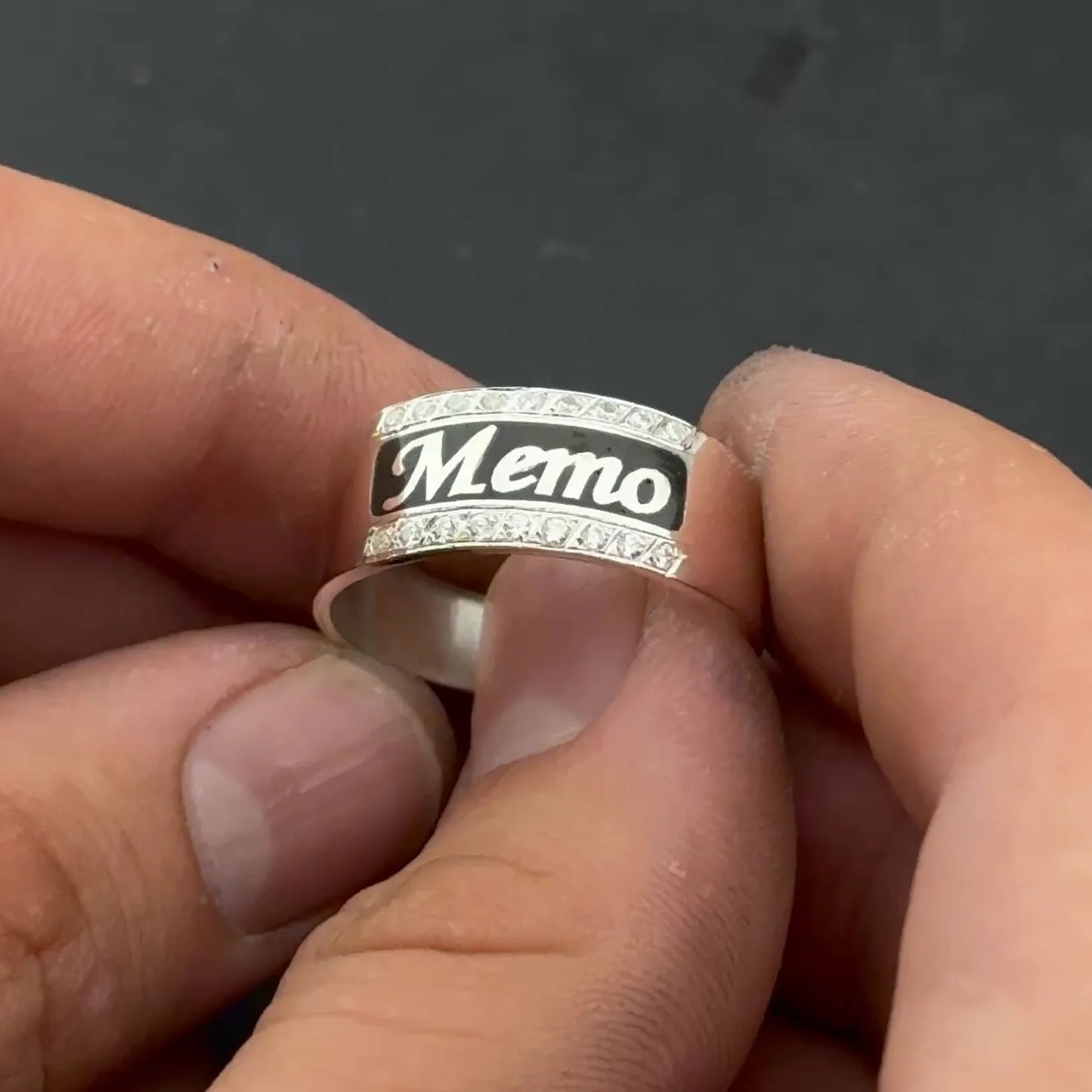 İsimli mineli yüzük web